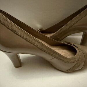 Giani Bernini Women Shoes With Memory Foam 5M Taupe